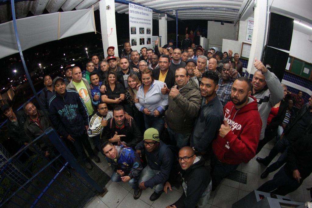Perto do Trabalhador: Presidente Sorriso continua visitas às garagens