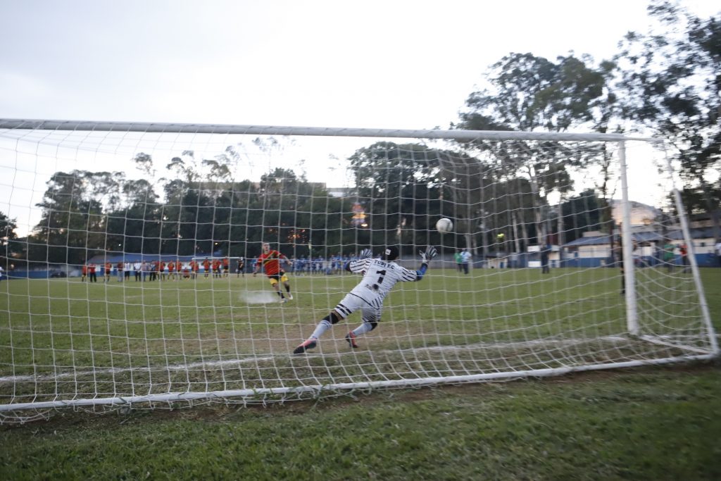 Nos pênaltis, AE Carvalho vai à semifinal do Campeonato de  Futebol dos Condutores
