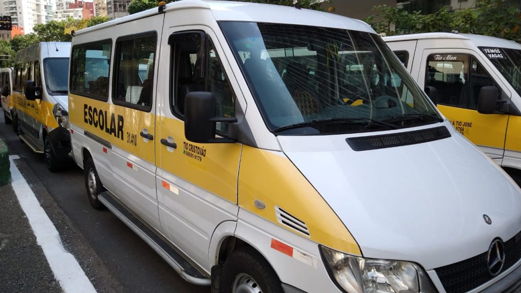 PL da Câmara de SP propõe que veículos escolares transportem pessoas e mercadorias fora de períodos de aulas