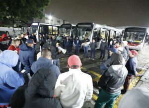 Condutores suspendem manifestações após pedido para retorno das negociações da PLR