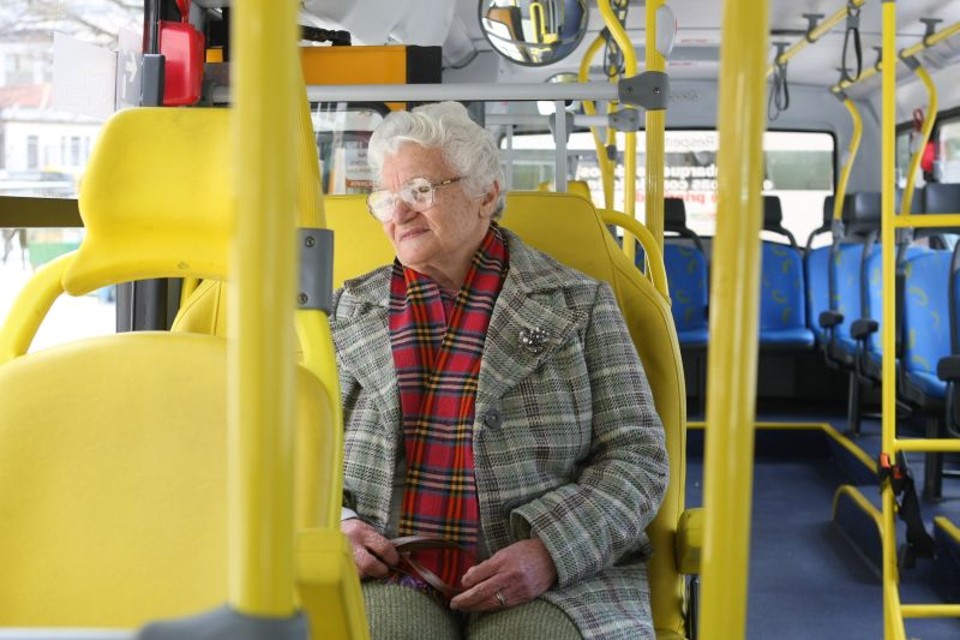 No ônibus você respeita o assento preferencial para idosos?