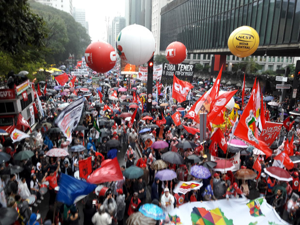 Em meio a ofensiva pela Previdência, governo libera R$ 500 milhões para centrais sindicais