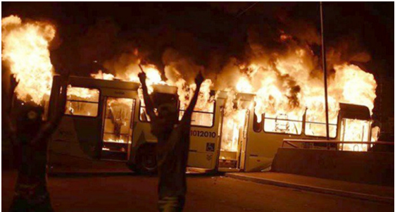 Justiça mantém preso acusado que queimou ônibus em São Paulo e abre precedente jurídico