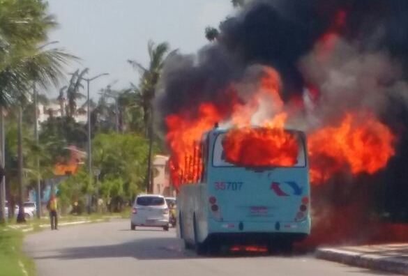 Morre cobrador que teve corpo queimado em ataque a ônibus em Fortaleza