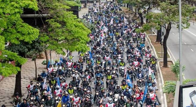 Motociclistas fazem manifestação em ruas e avenidas de São Paulo