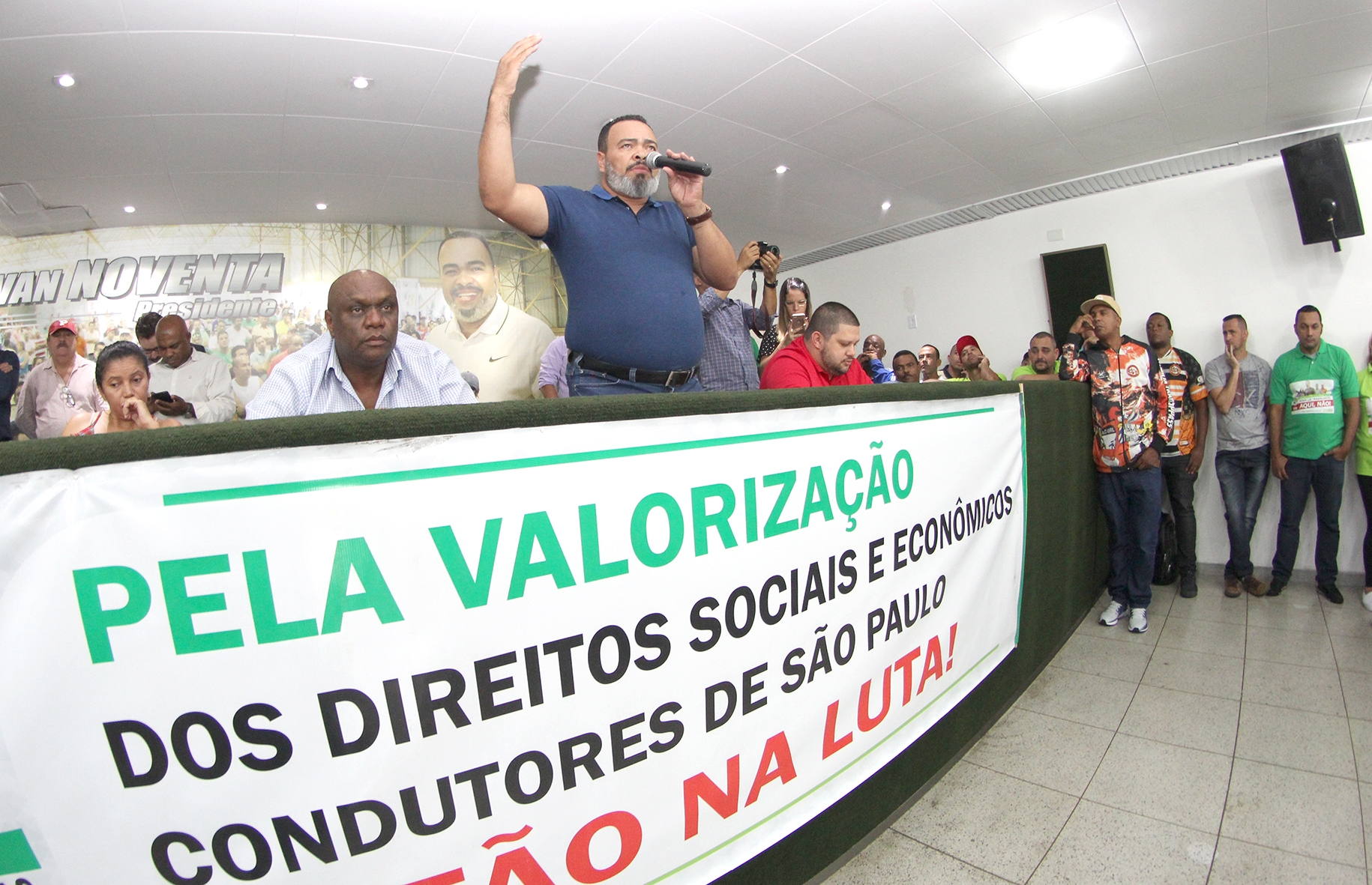 Na Plenária, Valdevan Noventa garante  avanços nos direitos dos trabalhadores