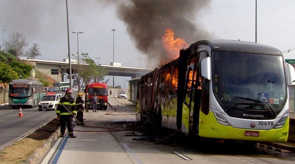 Ônibus incendiados: Sindmotoristas oferece apoio a companheiros de Minas Gerais