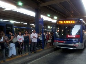 Paralisação de motoristas de ônibus afeta 25 mil passageiros no ABC