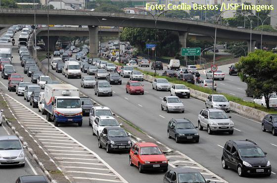 Volume de veículos na cidade de São Paulo cai pela primeira vez em cinco anos