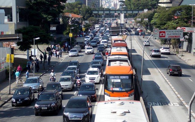 Rodízio de veículos na capital paulista é retomado nesta segunda-feira